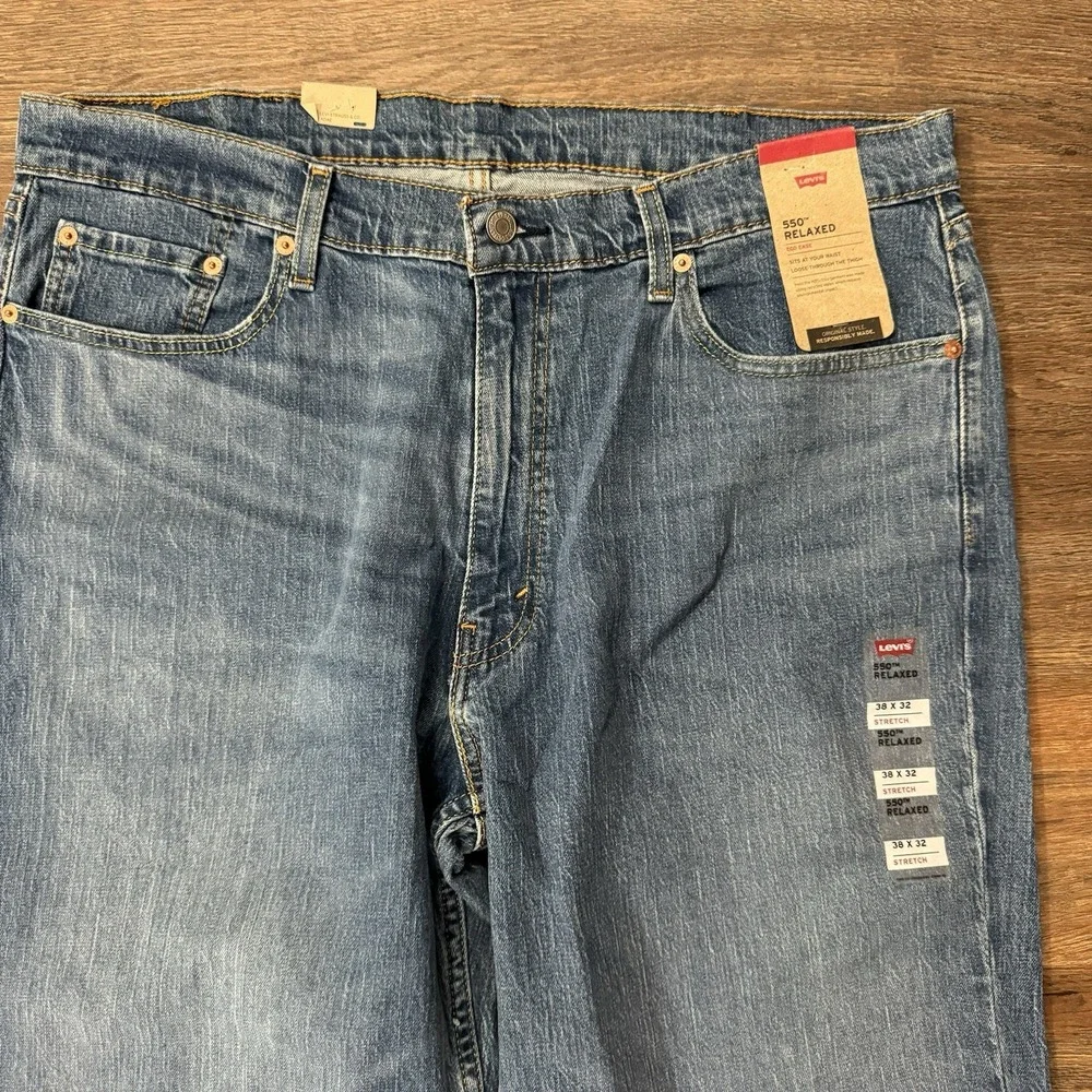 NWT Levi's 550 Relaxed Fit Blue Denim Jeans Stretch Men's‎ Sz 38x32 Casual